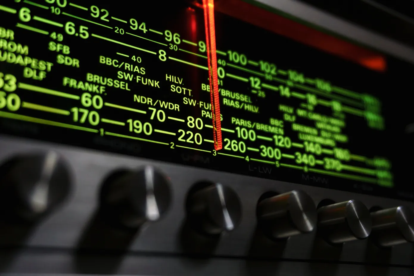 Numbers Station 让企业用户可以与他们的数据聊天